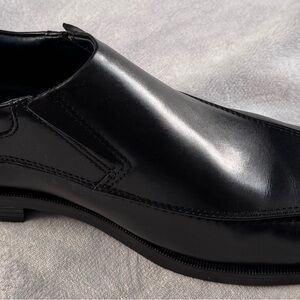 Men's Black Leather Slip-On Dress Shoes